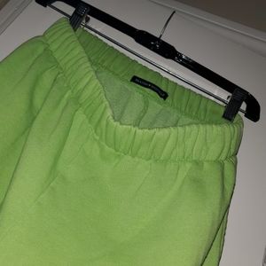 💚BRANDY MELVILLE ROSA SWEATS💚